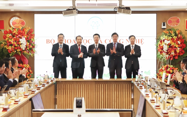 Bộ trưởng Nguyễn Mạnh Hùng: “Vinh dự càng lớn, trách nhiệm càng nặng”